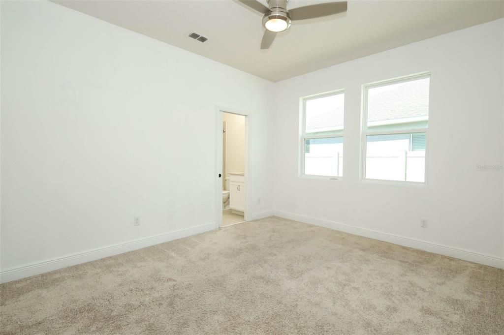 For Sale: $605,000 (5 beds, 3 baths, 2843 Square Feet)