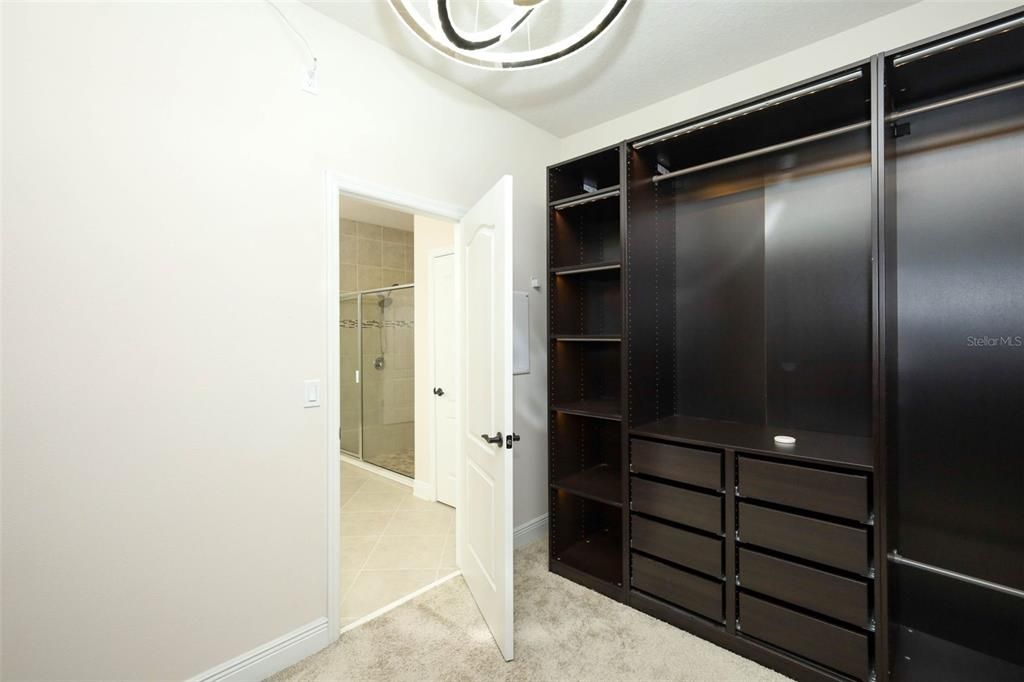 For Sale: $605,000 (5 beds, 3 baths, 2843 Square Feet)