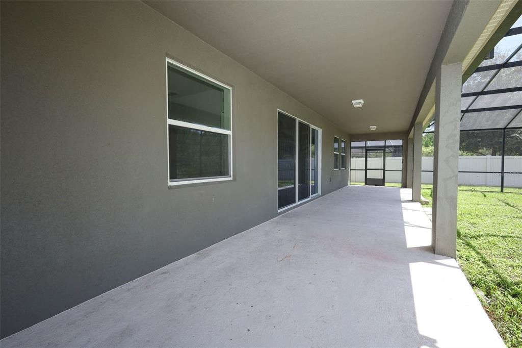 For Sale: $605,000 (5 beds, 3 baths, 2843 Square Feet)