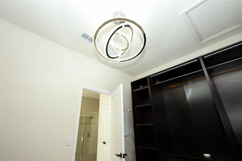 For Sale: $605,000 (5 beds, 3 baths, 2843 Square Feet)