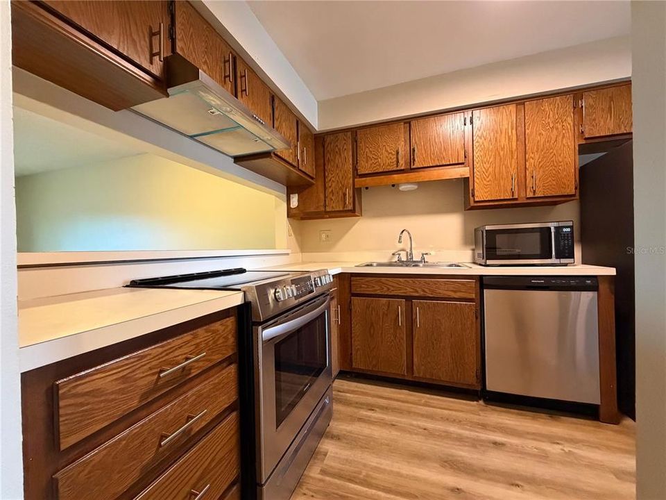 В аренду: $1,600 (2 спален, 2 ванн, 991 Квадратных фут)