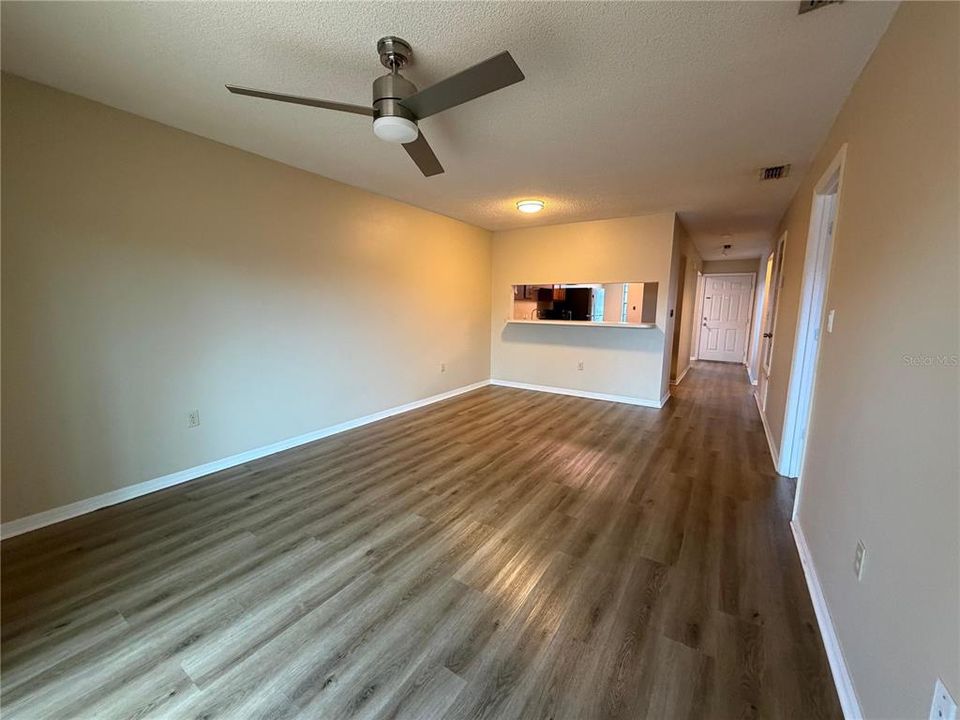 В аренду: $1,600 (2 спален, 2 ванн, 991 Квадратных фут)