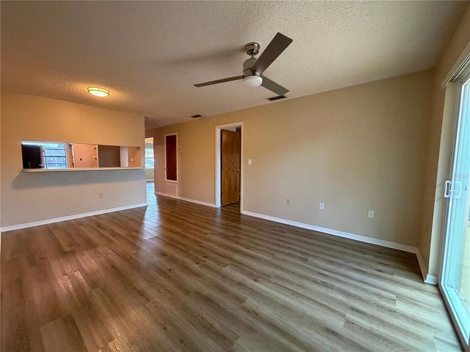 В аренду: $1,600 (2 спален, 2 ванн, 991 Квадратных фут)