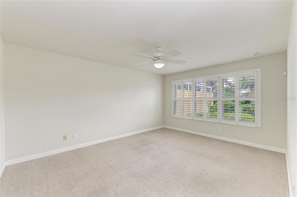 Activo con contrato: $325,000 (3 camas, 2 baños, 1554 Pies cuadrados)