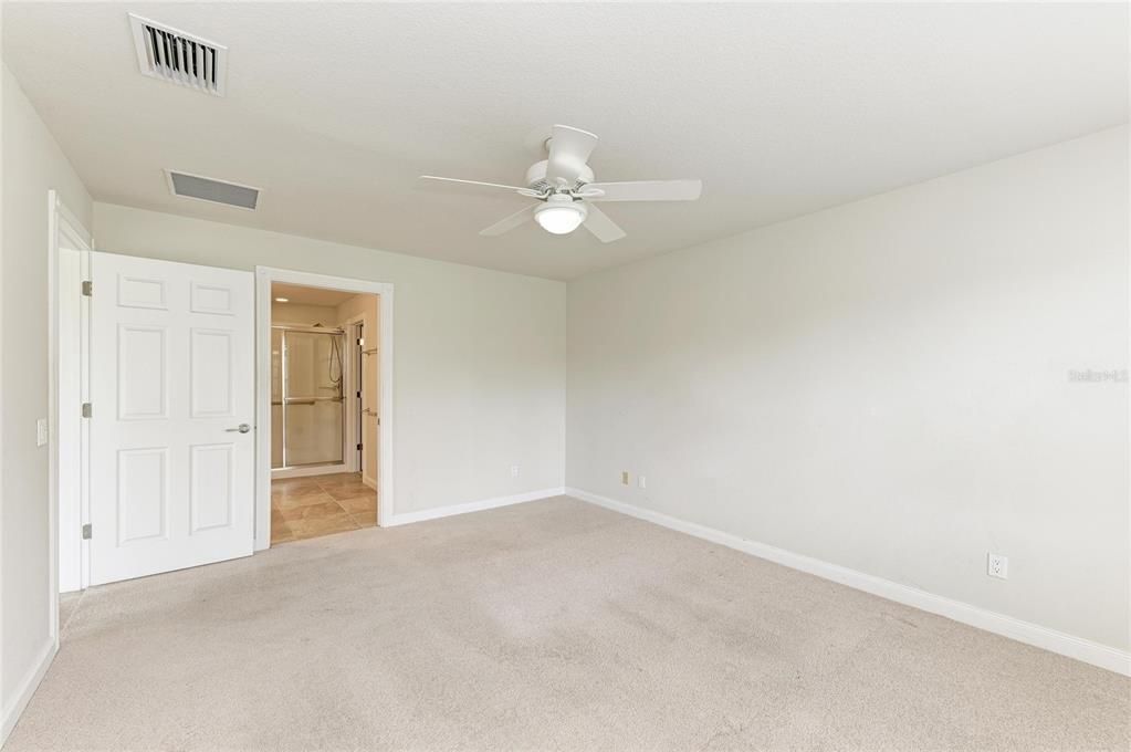 Activo con contrato: $325,000 (3 camas, 2 baños, 1554 Pies cuadrados)