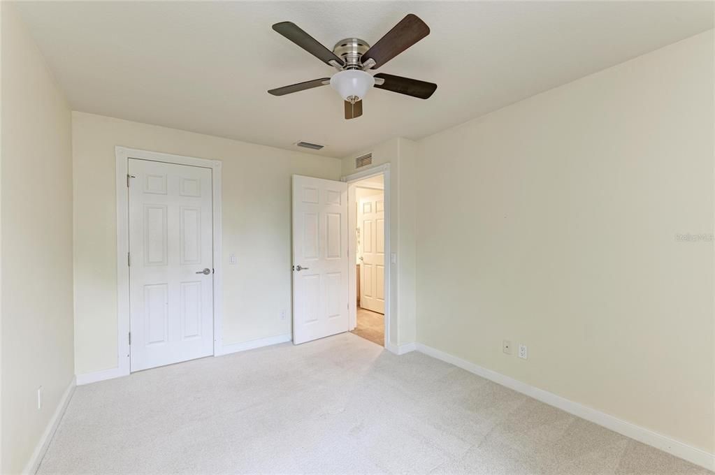 Activo con contrato: $325,000 (3 camas, 2 baños, 1554 Pies cuadrados)