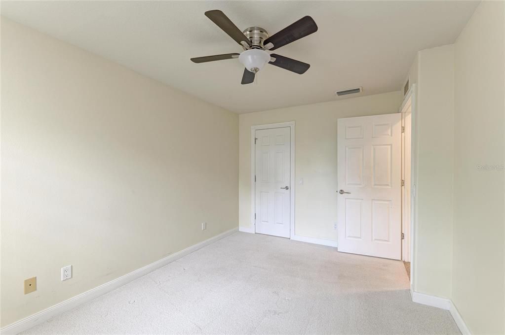 Activo con contrato: $325,000 (3 camas, 2 baños, 1554 Pies cuadrados)