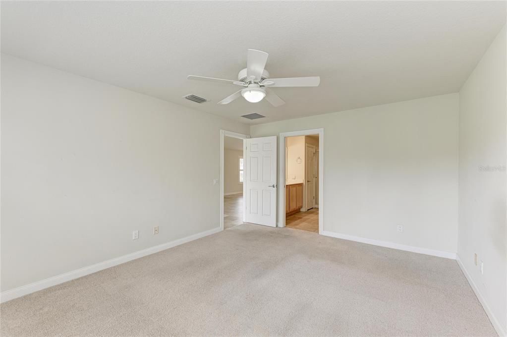 Activo con contrato: $325,000 (3 camas, 2 baños, 1554 Pies cuadrados)