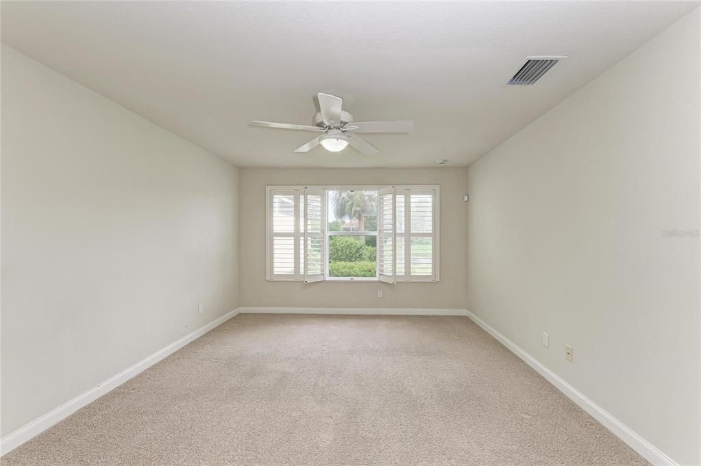Activo con contrato: $325,000 (3 camas, 2 baños, 1554 Pies cuadrados)