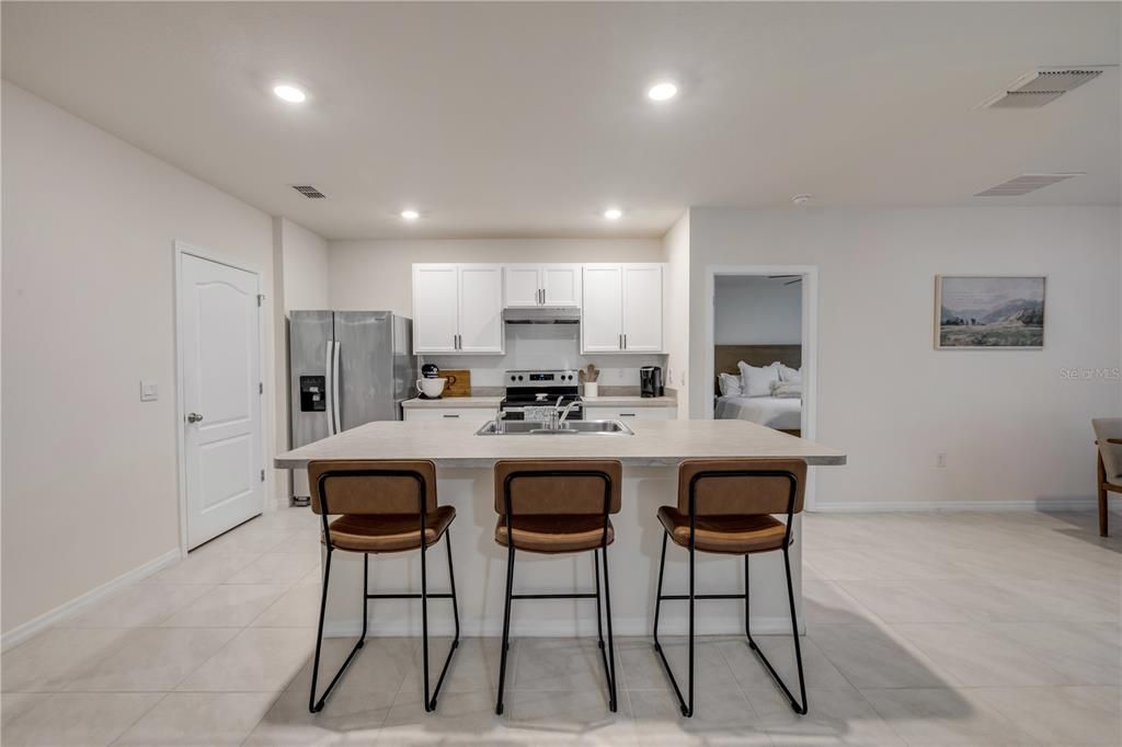 For Sale: $365,000 (3 beds, 2 baths, 1690 Square Feet)