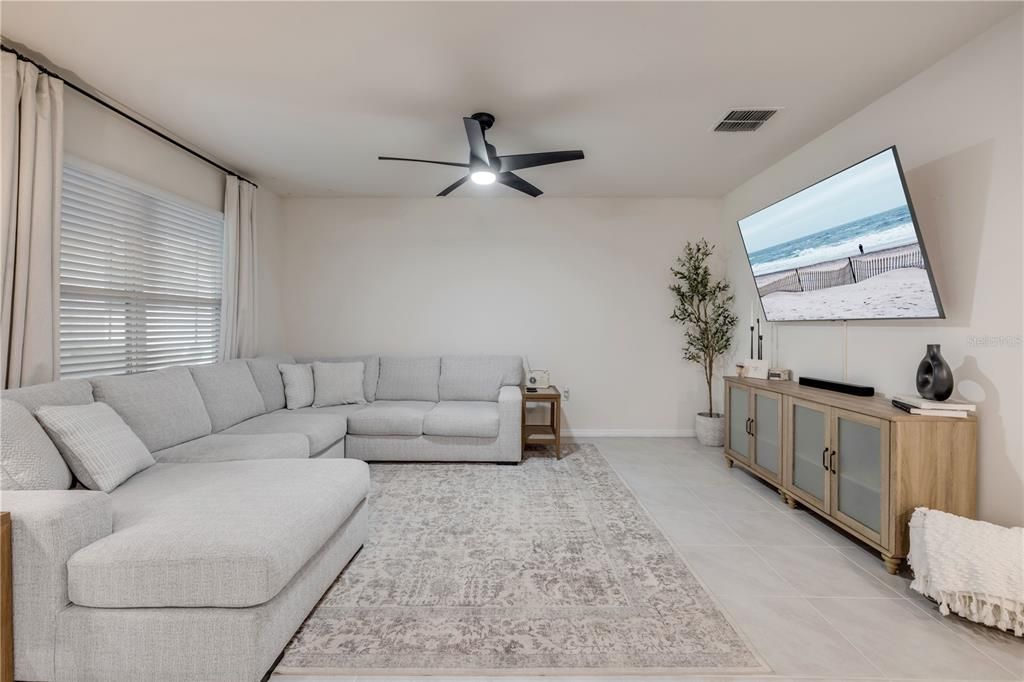 For Sale: $365,000 (3 beds, 2 baths, 1690 Square Feet)