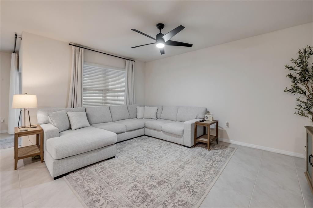 For Sale: $365,000 (3 beds, 2 baths, 1690 Square Feet)