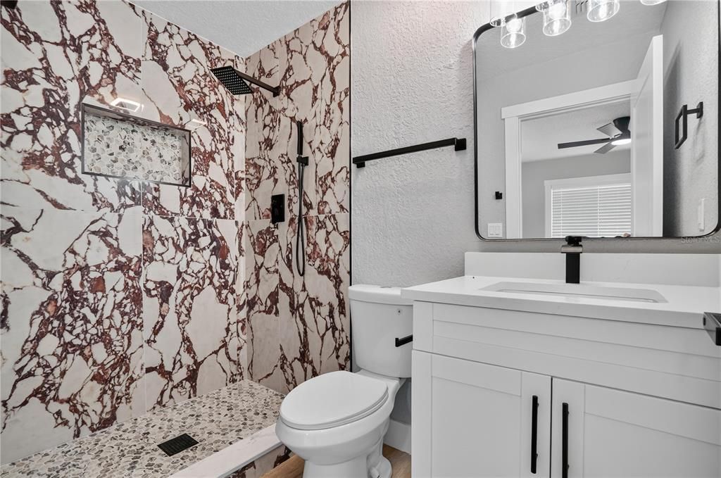 Activo con contrato: $399,000 (3 camas, 2 baños, 1718 Pies cuadrados)