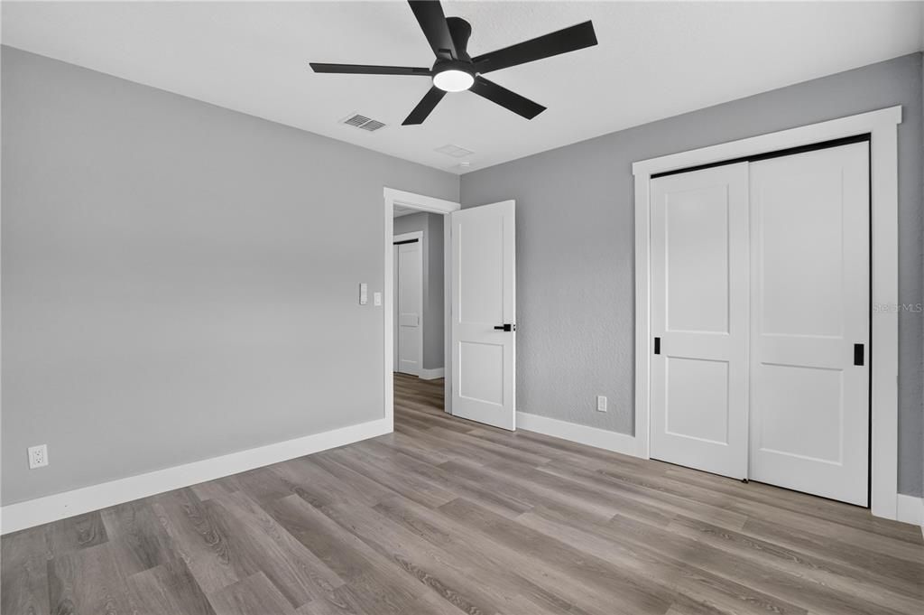 Activo con contrato: $399,000 (3 camas, 2 baños, 1718 Pies cuadrados)