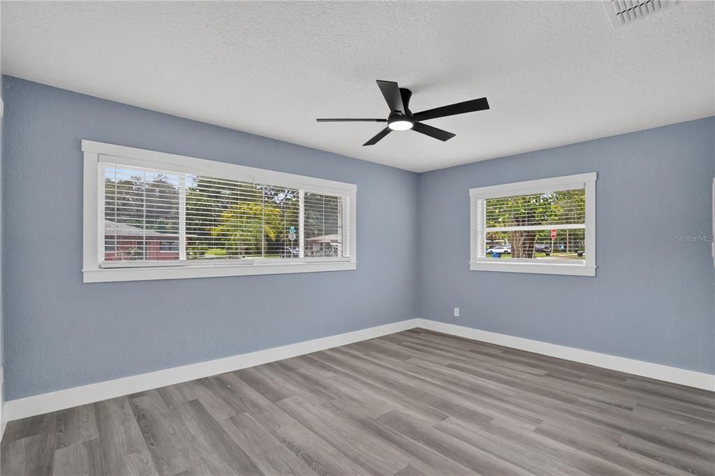 Activo con contrato: $399,000 (3 camas, 2 baños, 1718 Pies cuadrados)
