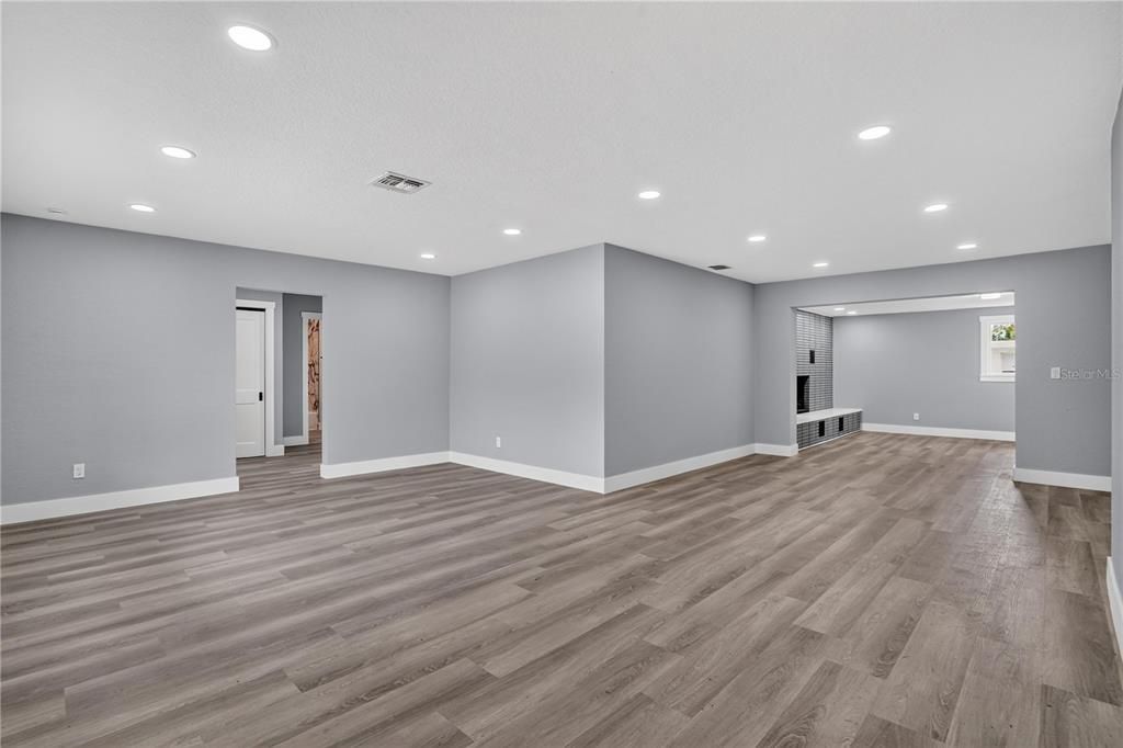 Activo con contrato: $399,000 (3 camas, 2 baños, 1718 Pies cuadrados)