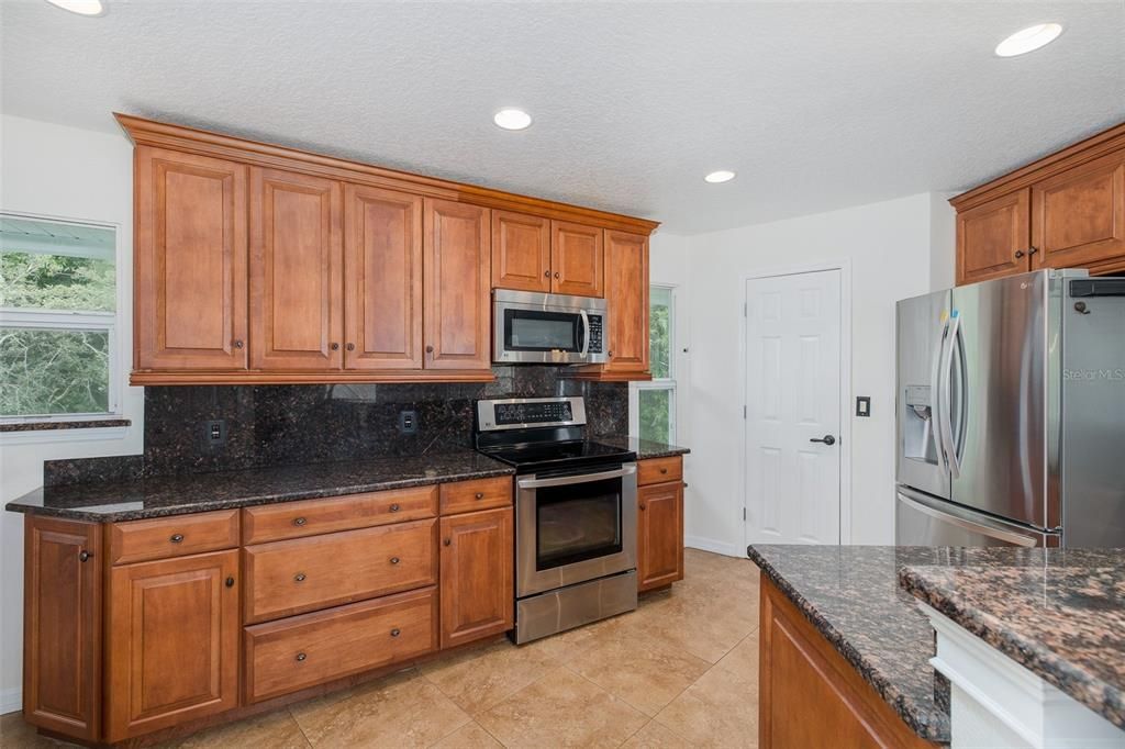 For Sale: $849,900 (2 beds, 2 baths, 2280 Square Feet)