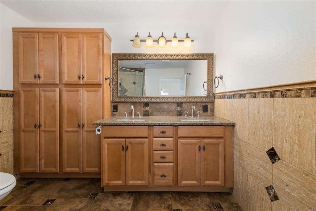 For Sale: $849,900 (2 beds, 2 baths, 2280 Square Feet)