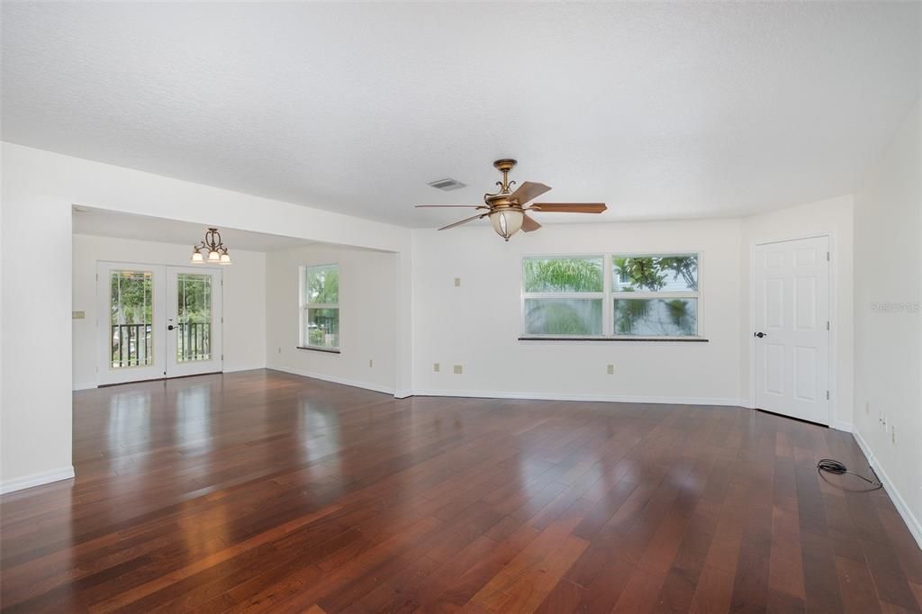 For Sale: $849,900 (2 beds, 2 baths, 2280 Square Feet)