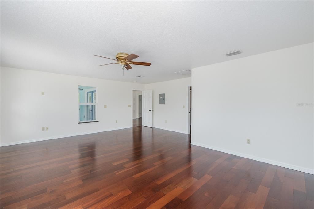 For Sale: $849,900 (2 beds, 2 baths, 2280 Square Feet)