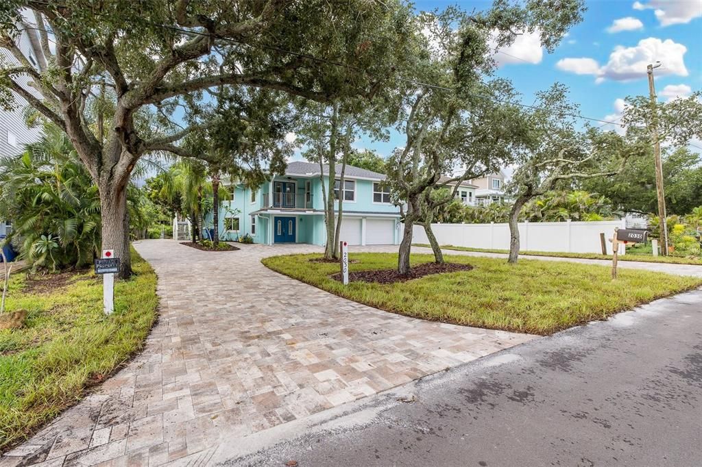 For Sale: $849,900 (2 beds, 2 baths, 2280 Square Feet)