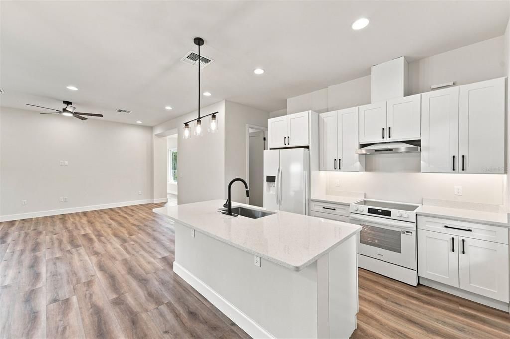 For Rent: $2,500 (3 beds, 2 baths, 1242 Square Feet)
