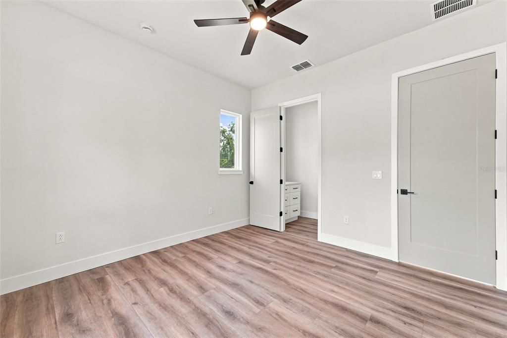 For Rent: $2,500 (3 beds, 2 baths, 1242 Square Feet)