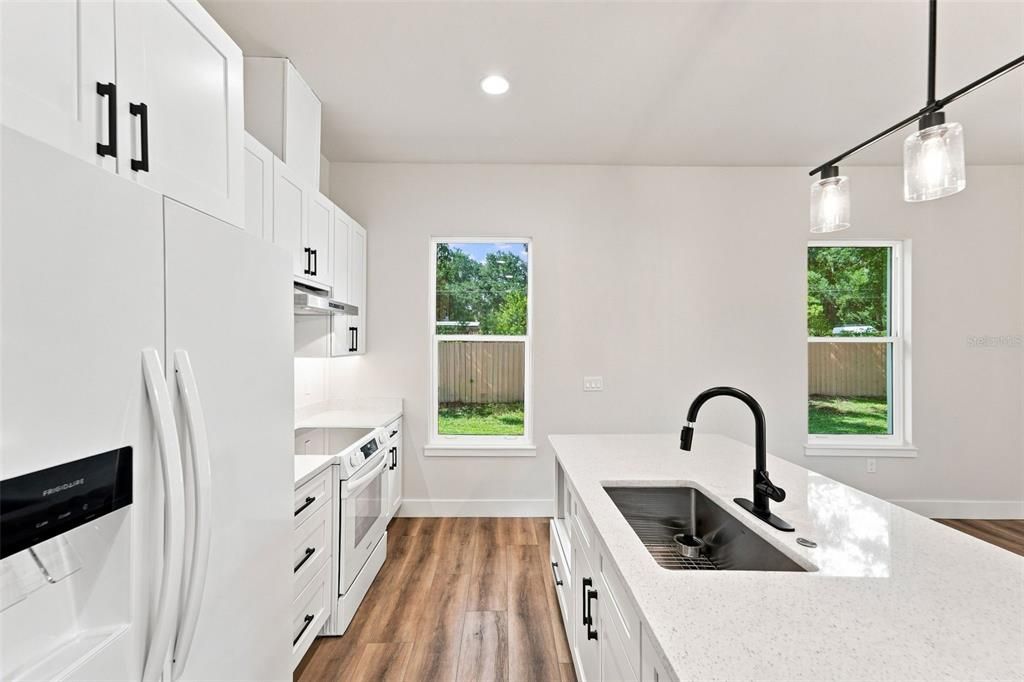 For Rent: $2,500 (3 beds, 2 baths, 1242 Square Feet)