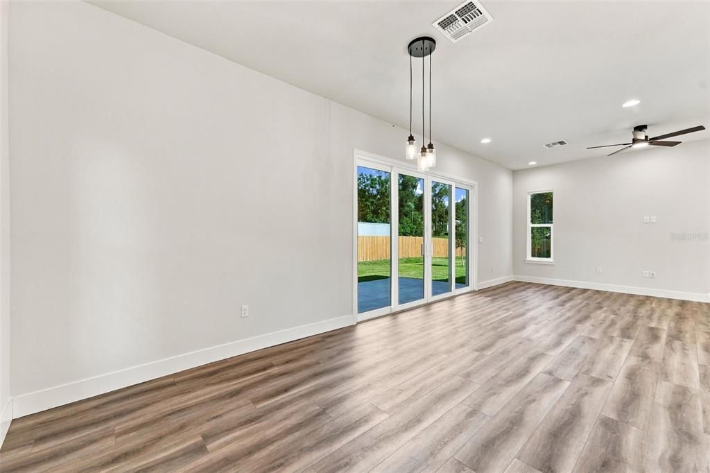 For Rent: $2,500 (3 beds, 2 baths, 1242 Square Feet)