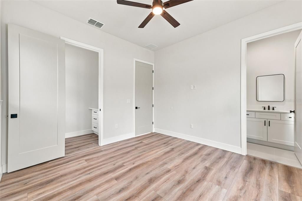 For Rent: $2,500 (3 beds, 2 baths, 1242 Square Feet)