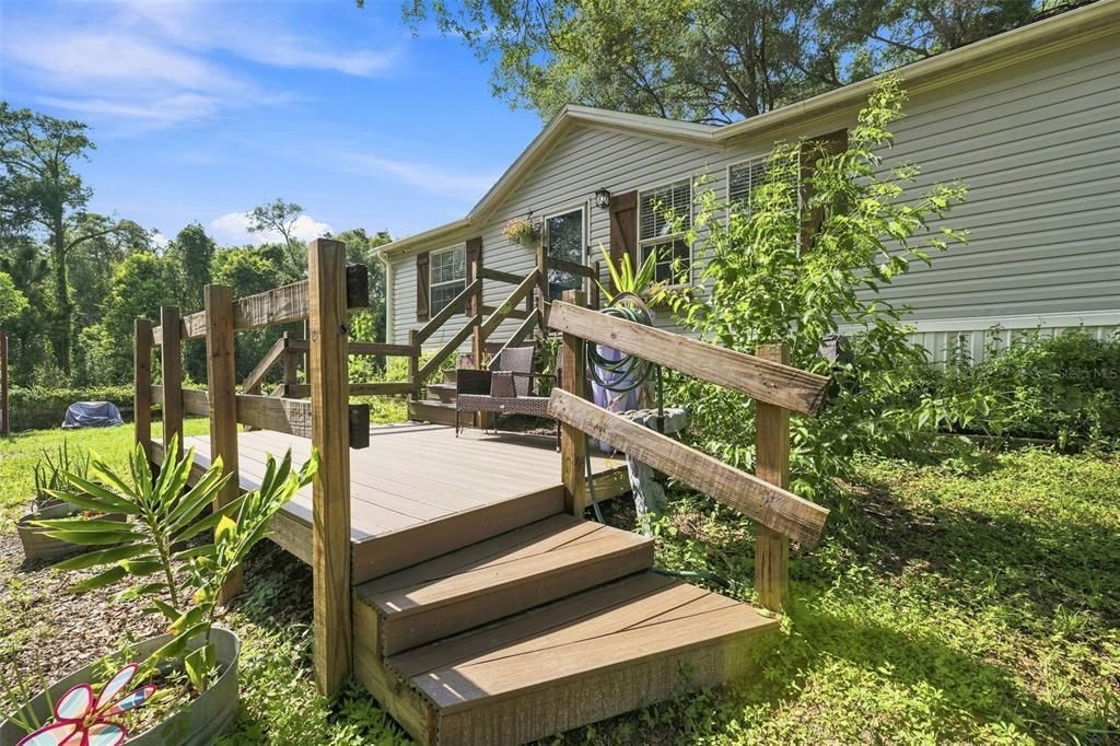 Active With Contract: $267,000 (3 beds, 2 baths, 1104 Square Feet)
