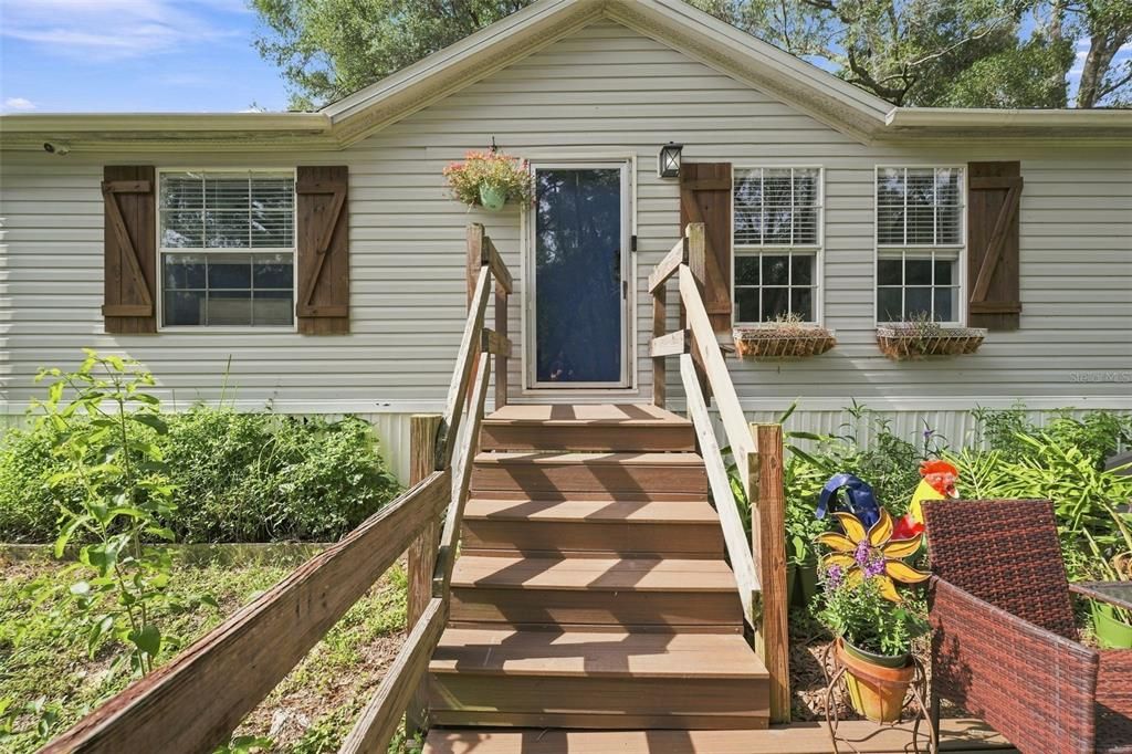 Active With Contract: $267,000 (3 beds, 2 baths, 1104 Square Feet)