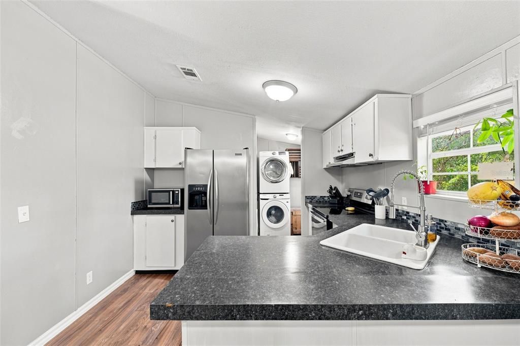 Active With Contract: $267,000 (3 beds, 2 baths, 1104 Square Feet)