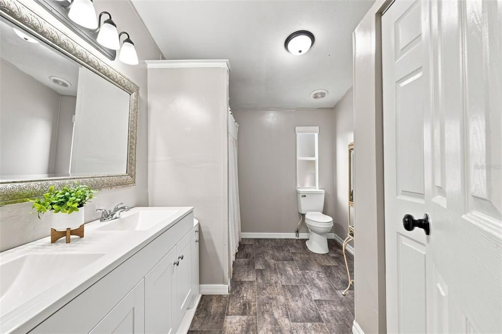 Active With Contract: $267,000 (3 beds, 2 baths, 1104 Square Feet)
