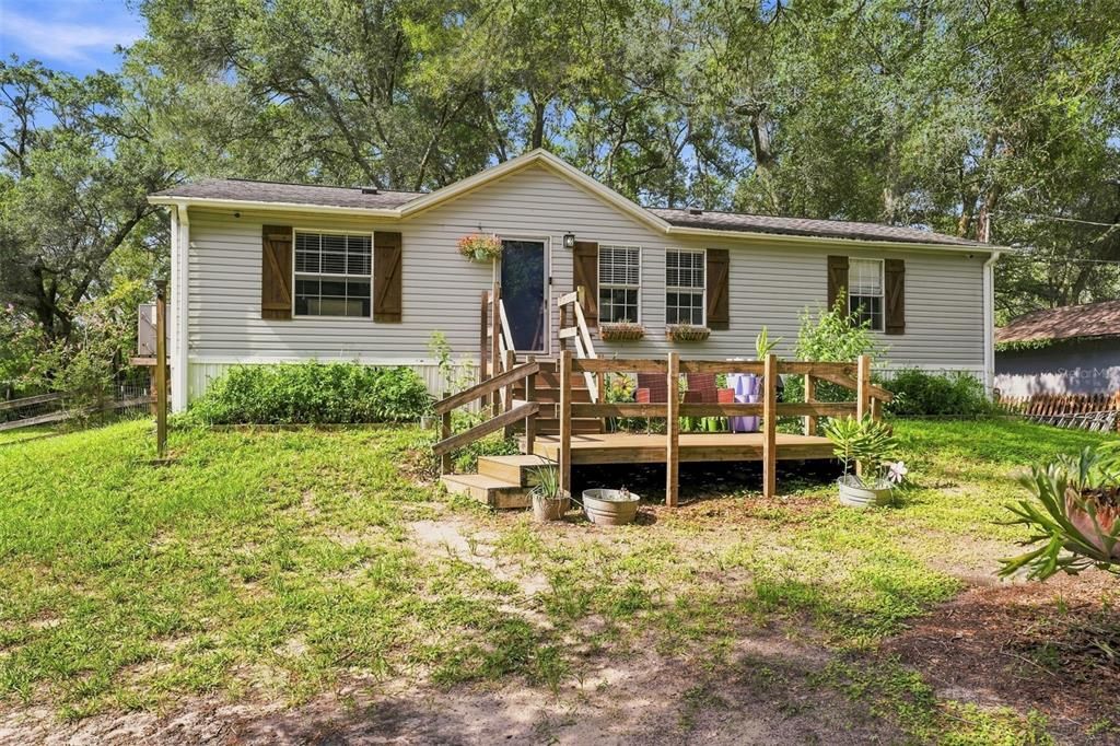 Active With Contract: $267,000 (3 beds, 2 baths, 1104 Square Feet)
