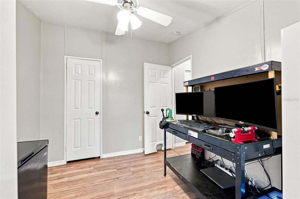 Active With Contract: $267,000 (3 beds, 2 baths, 1104 Square Feet)
