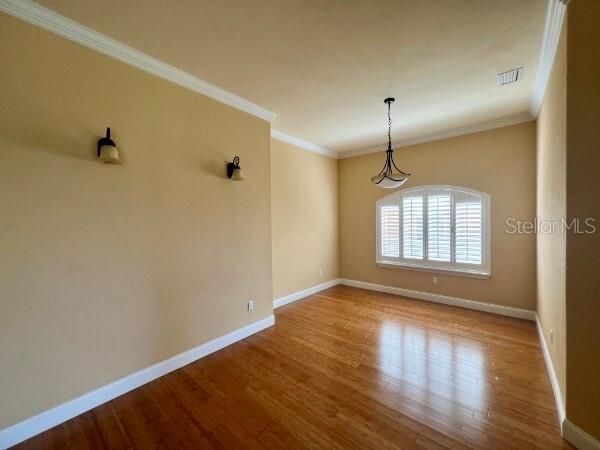 For Rent: $2,400 (3 beds, 2 baths, 1810 Square Feet)