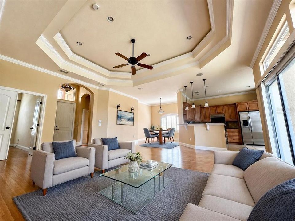 For Rent: $2,400 (3 beds, 2 baths, 1810 Square Feet)