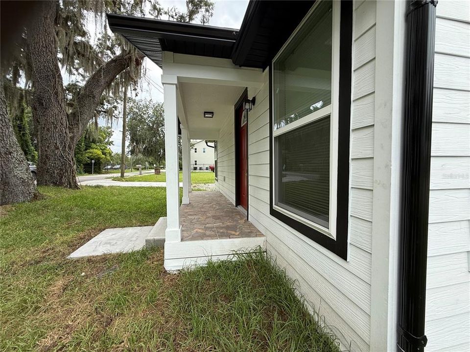 For Rent: $2,195 (3 beds, 2 baths, 1196 Square Feet)