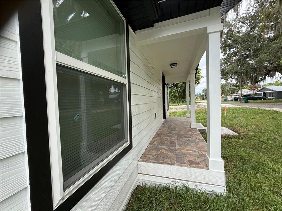 For Rent: $2,195 (3 beds, 2 baths, 1196 Square Feet)