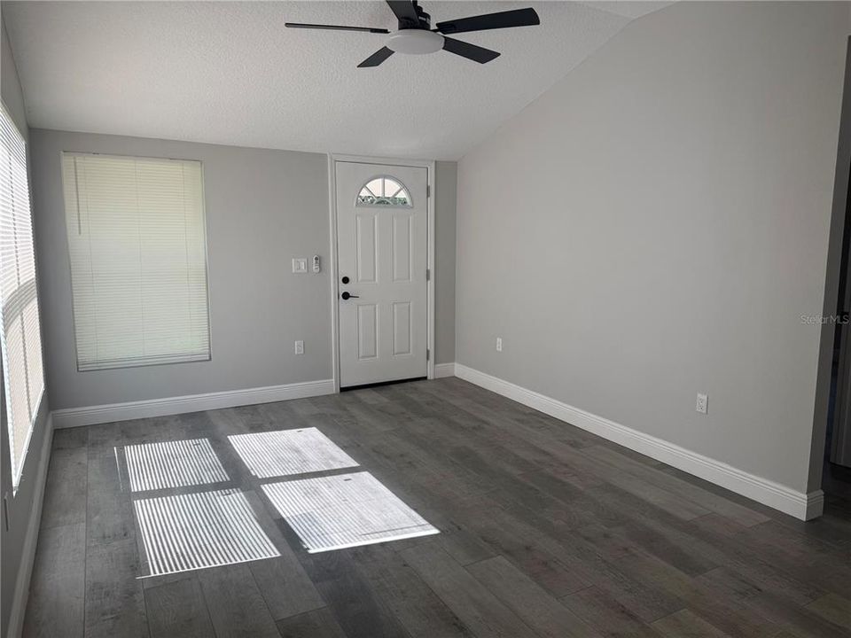 For Rent: $2,195 (3 beds, 2 baths, 1196 Square Feet)