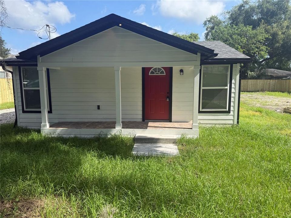 For Rent: $2,195 (3 beds, 2 baths, 1196 Square Feet)