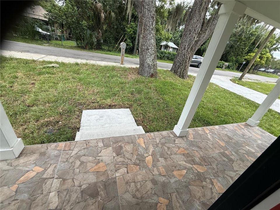 For Rent: $2,195 (3 beds, 2 baths, 1196 Square Feet)