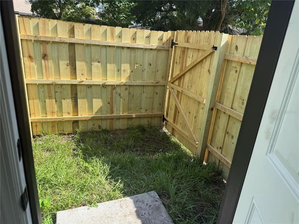 For Rent: $2,195 (3 beds, 2 baths, 1196 Square Feet)