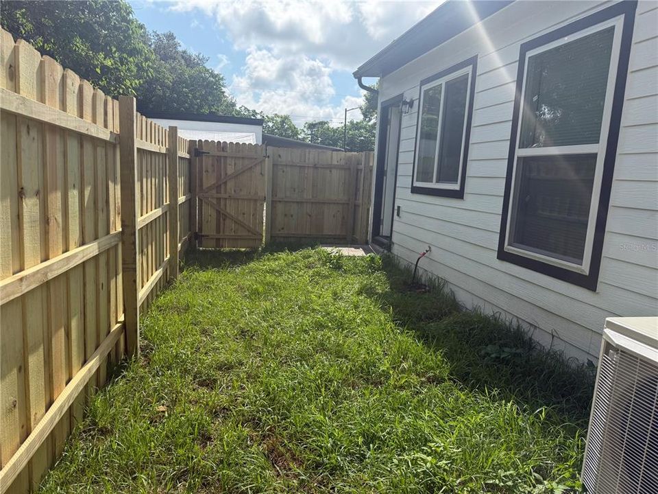 For Rent: $2,195 (3 beds, 2 baths, 1196 Square Feet)