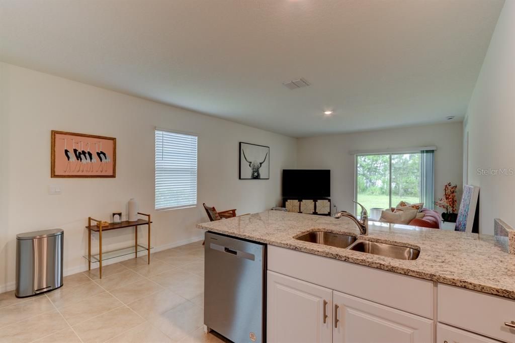 For Sale: $335,000 (3 beds, 2 baths, 1510 Square Feet)