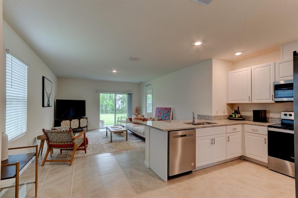 For Sale: $335,000 (3 beds, 2 baths, 1510 Square Feet)