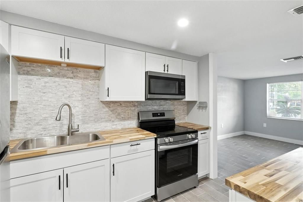 En Venta: $215,000 (2 camas, 2 baños, 1024 Pies cuadrados)
