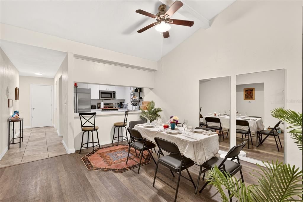 For Sale: $199,900 (2 beds, 2 baths, 1498 Square Feet)