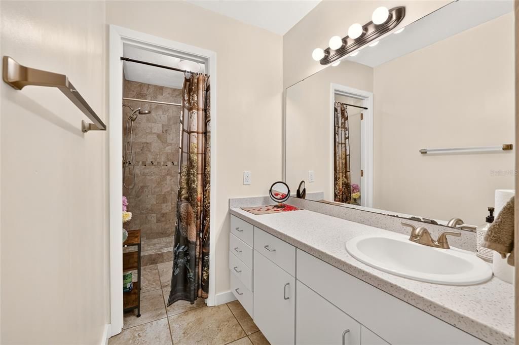 For Sale: $199,900 (2 beds, 2 baths, 1498 Square Feet)